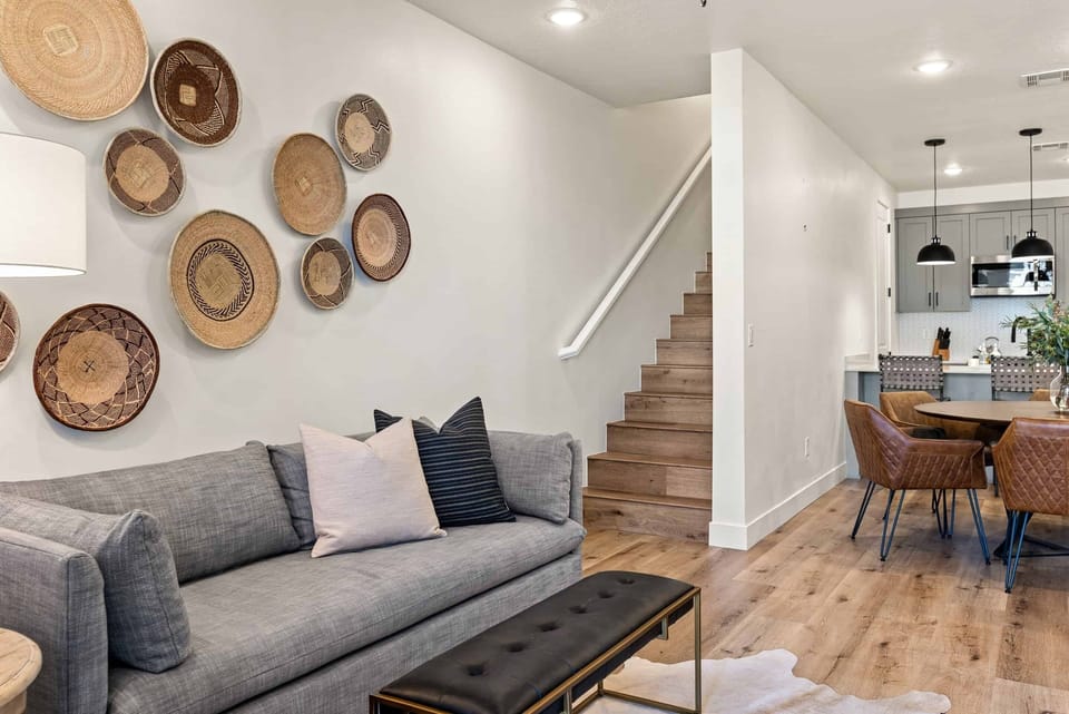 Condo, 3 Bedrooms | Living area | Smart TV, streaming services