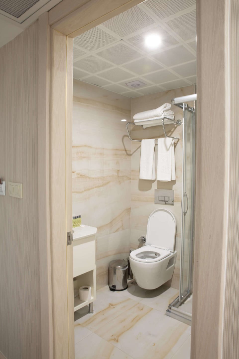 Superior Triple Room | Bathroom | Shower, rainfall showerhead, hair dryer, slippers