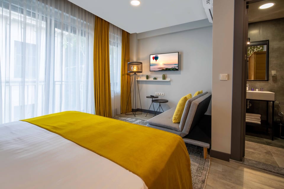 Premium bedding, minibar, desk, laptop workspace