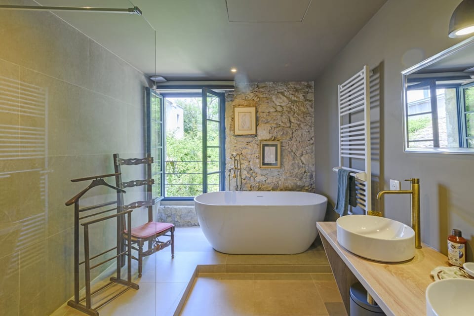 Quadruple Room, Ensuite, Garden View (Suite Bouteillan) | Bathroom