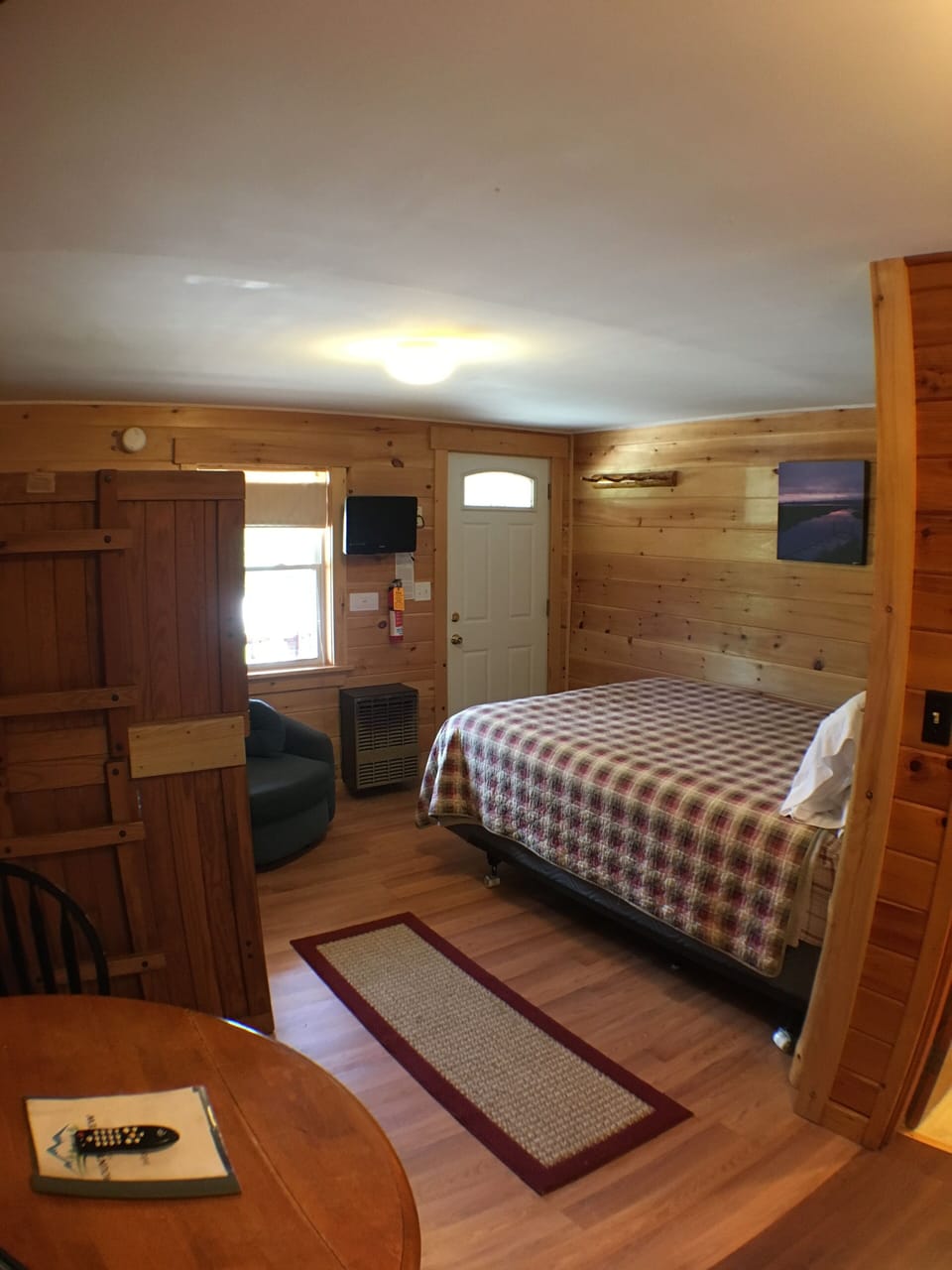 Family Studio Suite | Laptop workspace, free WiFi, bed sheets