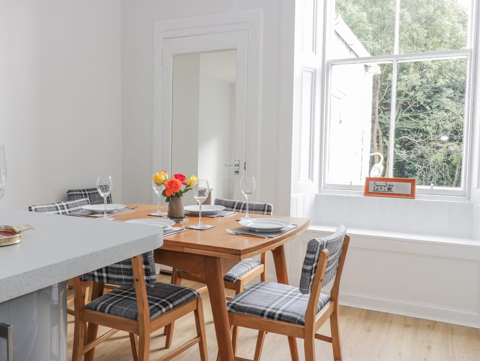 Cottage | Private kitchen | Fridge, microwave, dishwasher, electric kettle