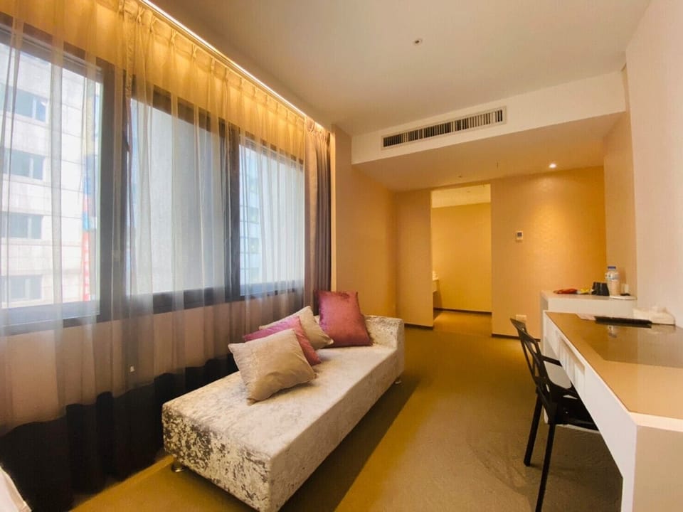 Deluxe Double Room | Desk, soundproofing, WiFi (free), bed sheets
