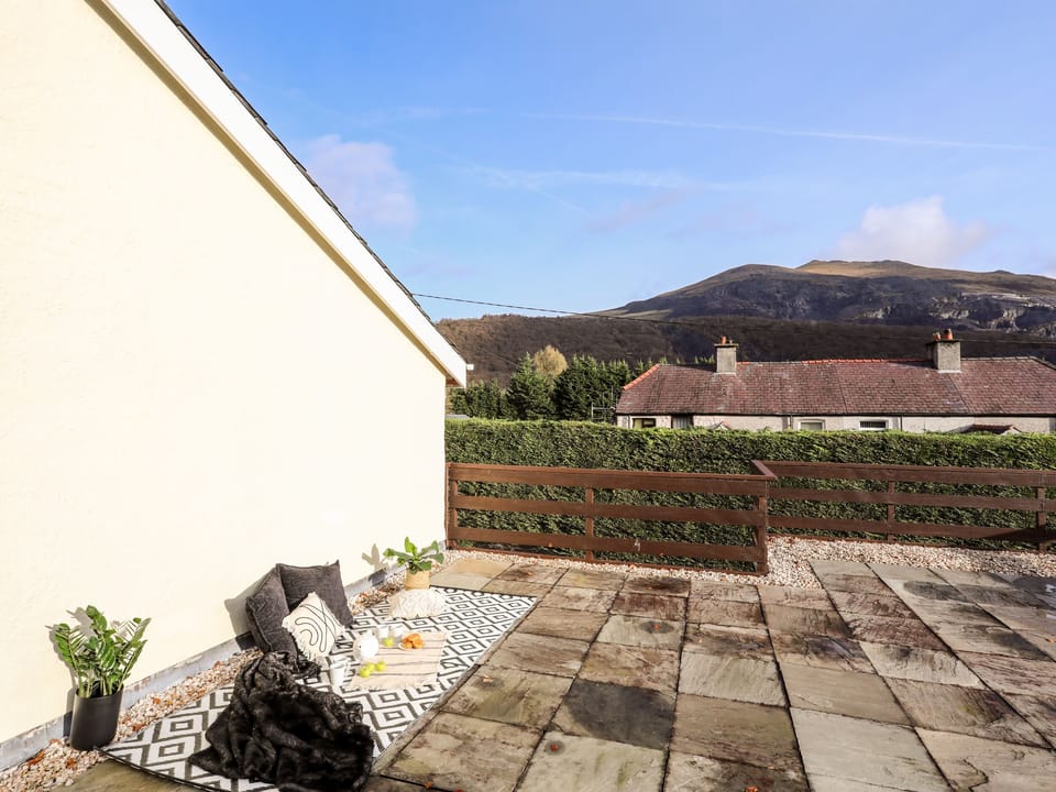 Cottage | Balcony