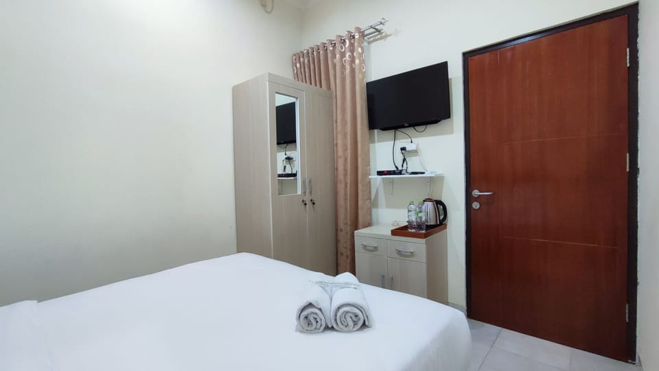 Deluxe Room | Desk, free WiFi, bed sheets