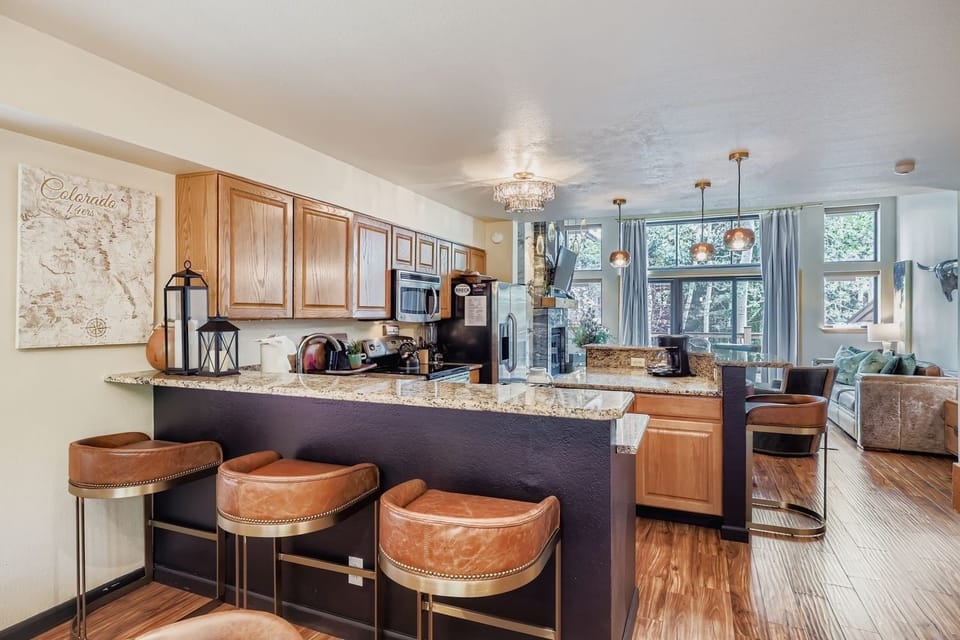 Townhome, 4 Bedrooms | Private kitchen | Coffee/tea maker, fridge, oven, toaster