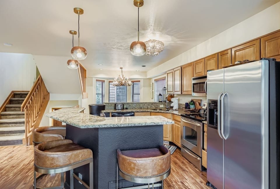 Townhome, 4 Bedrooms | Private kitchen | Coffee/tea maker, fridge, oven, toaster