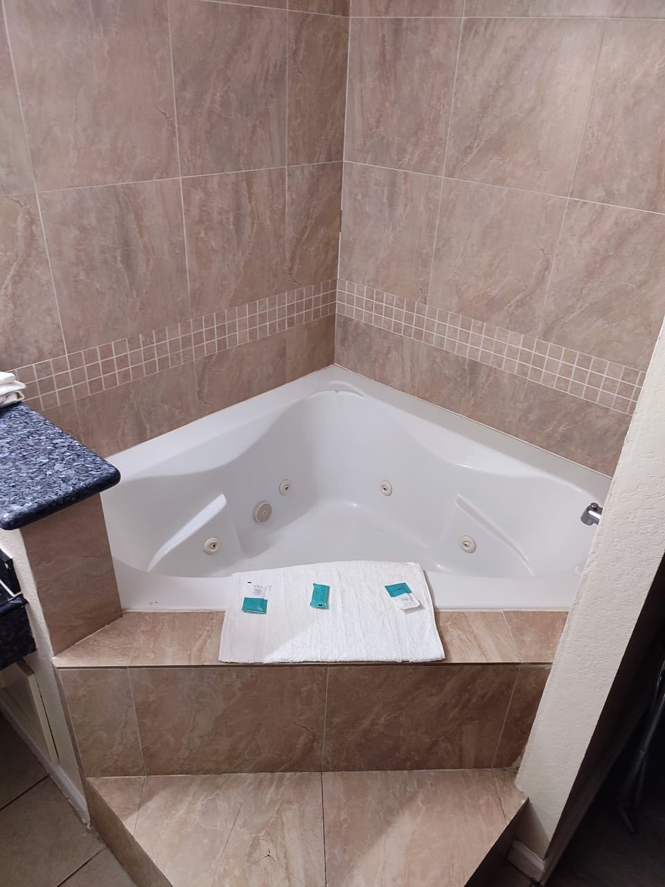 Exclusive Room, 1 King Bed, Non Smoking, Jetted Tub | Bathroom | Bathtub, free toiletries, towels, soap