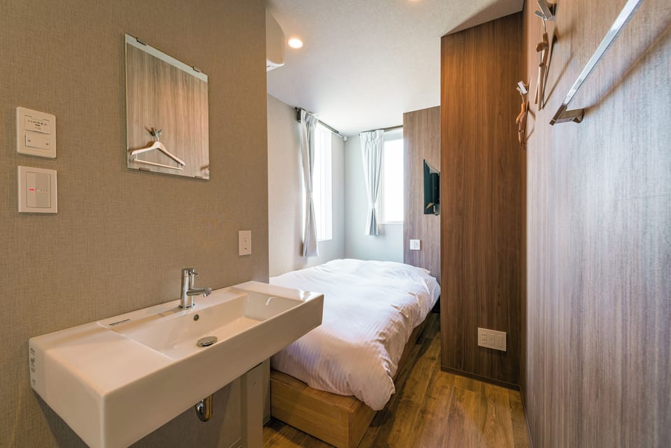 Basic Double Room, Non Smoking | Desk, free WiFi, bed sheets