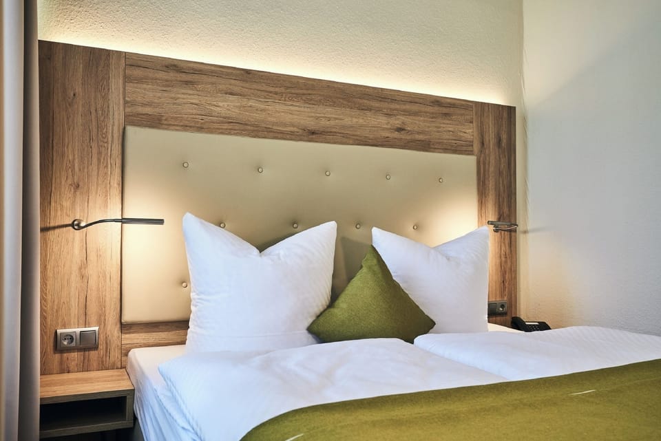Hypo-allergenic bedding, minibar, in-room safe, desk