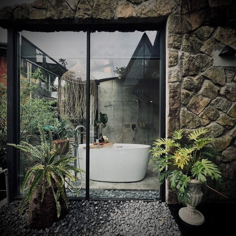Elite Cabin | Free minibar items, free WiFi