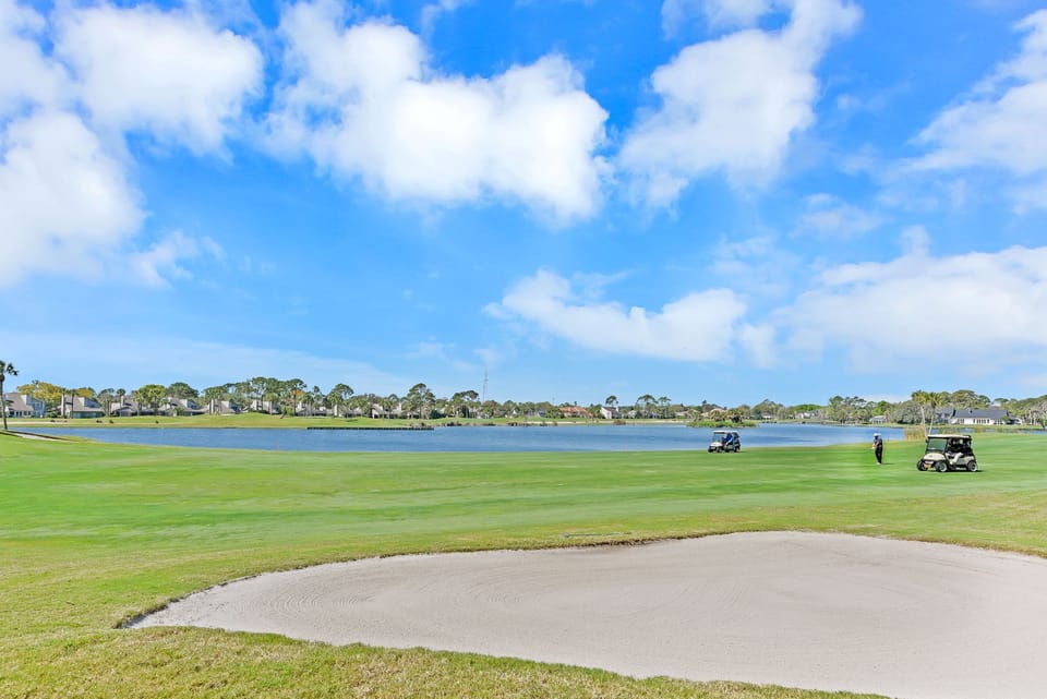 Condo (3 Bedrooms) | Property amenity