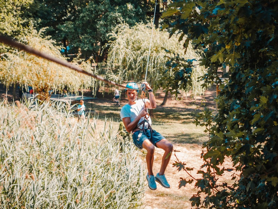 Ropes course (team building)