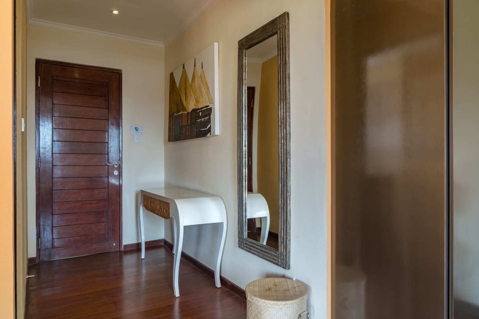 Basic Apartment, 1 King Bed | 1 bedroom, desk, laptop workspace, bed sheets