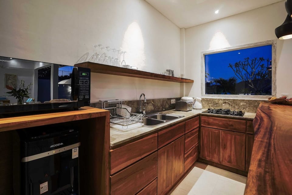Basic Villa, Multiple Beds | Private kitchen | Fridge, microwave, stovetop, coffee/tea maker