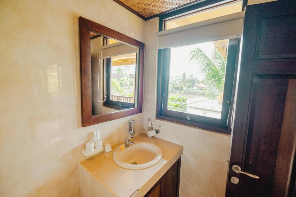 Bidet, towels, soap, shampoo