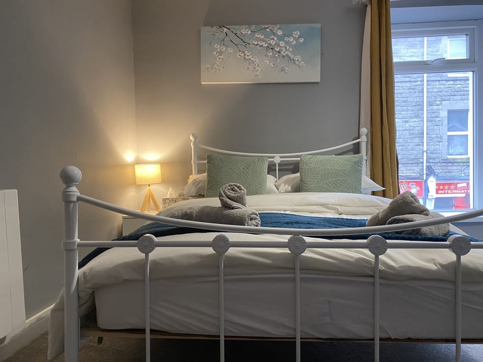 Apartment | 2 bedrooms, iron/ironing board, free WiFi, bed sheets