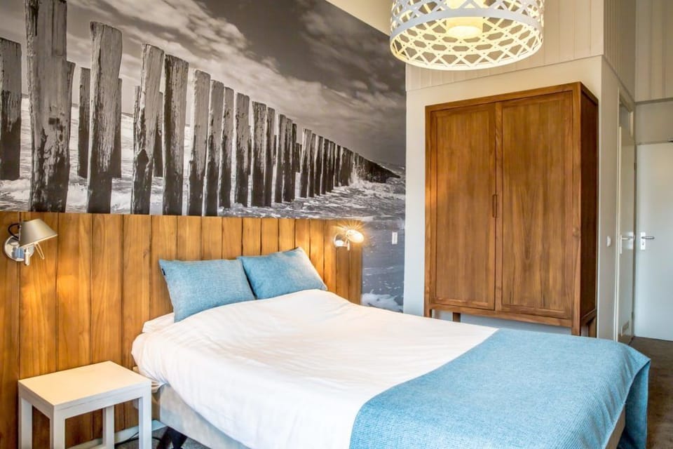 Comfort Twin Room | In-room safe, desk, iron/ironing board, free WiFi