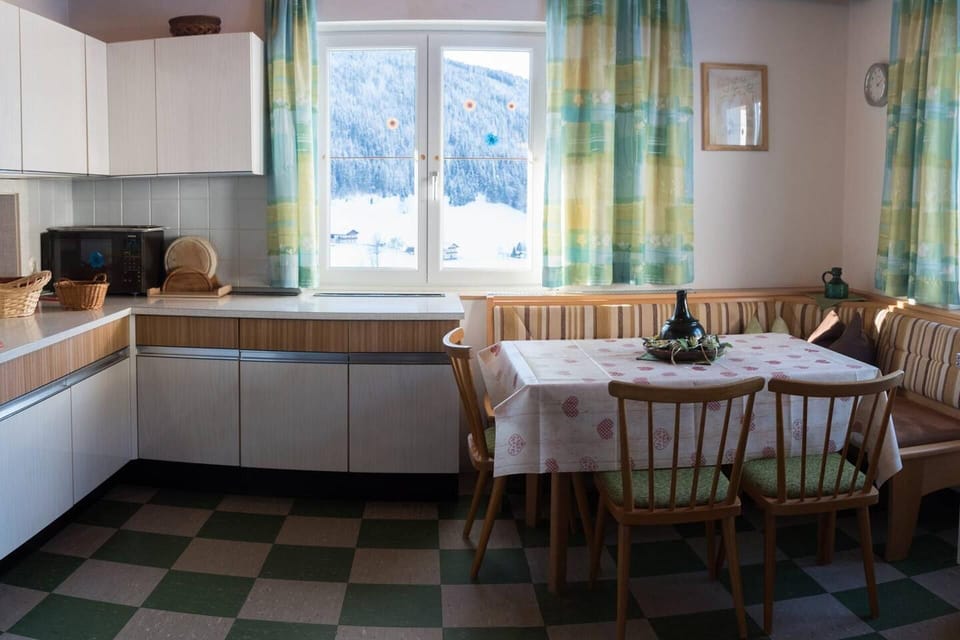 House | Dining