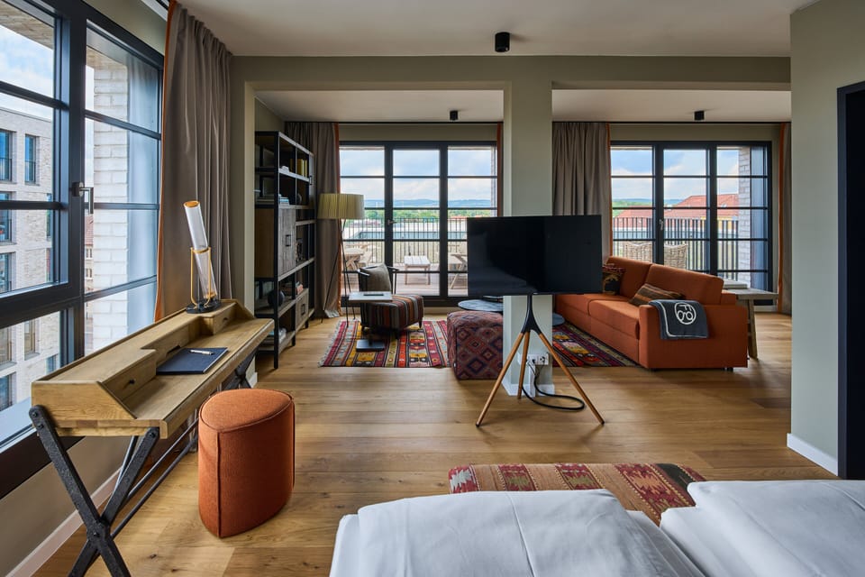 FREIgeist Sundeck Loftsuite | Hypo-allergenic bedding, minibar, in-room safe, individually decorated