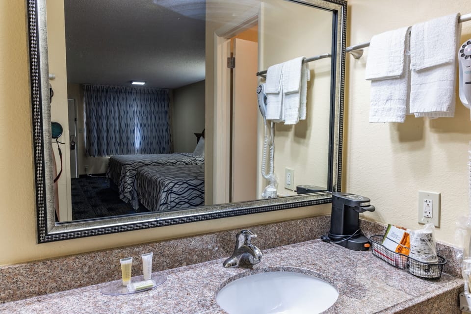 In-room safe, desk, iron/ironing board, free WiFi