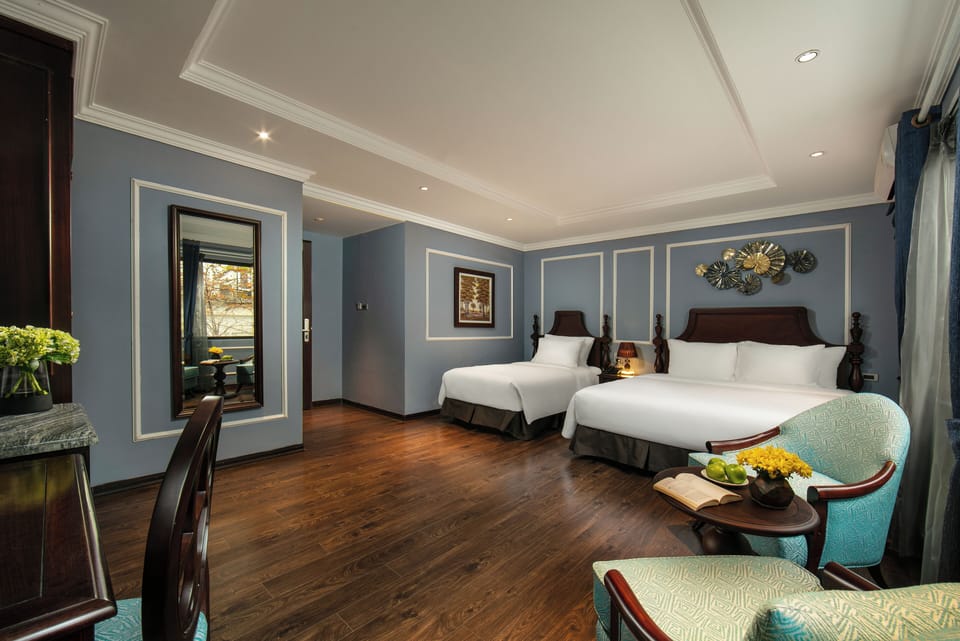 Family Room | Minibar, in-room safe, desk, soundproofing