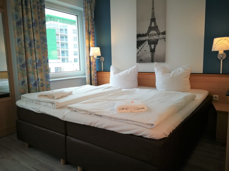 Classic Double Room | Hypo-allergenic bedding, down comforters, pillowtop beds, in-room safe