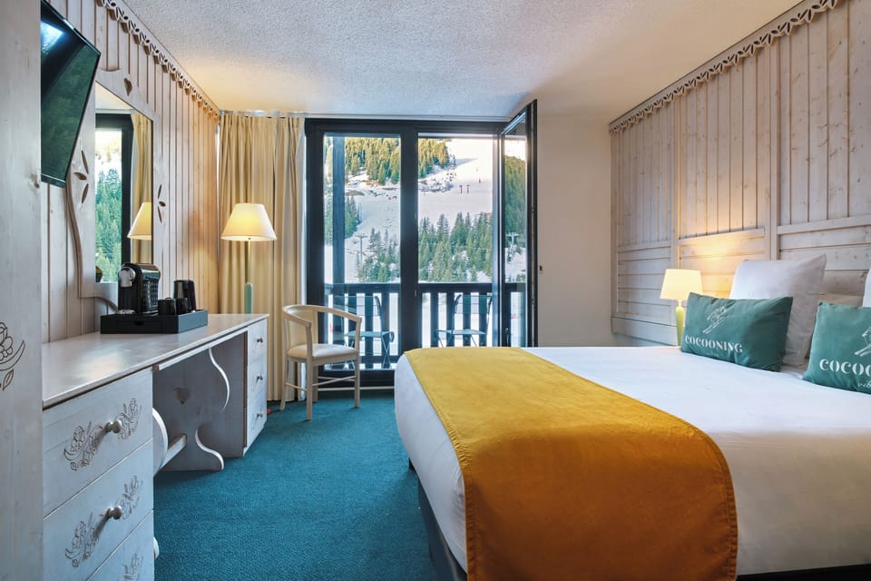 Premium bedding, pillowtop beds, in-room safe, desk