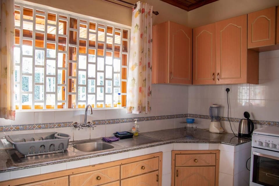 House | Private kitchen | Fridge, microwave, oven, stovetop