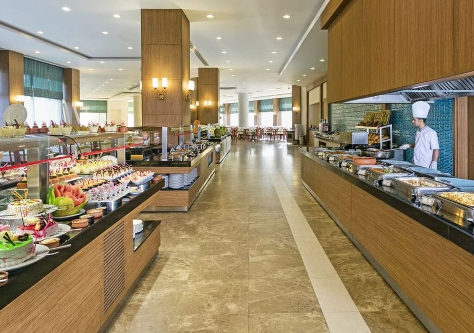 Free daily buffet breakfast