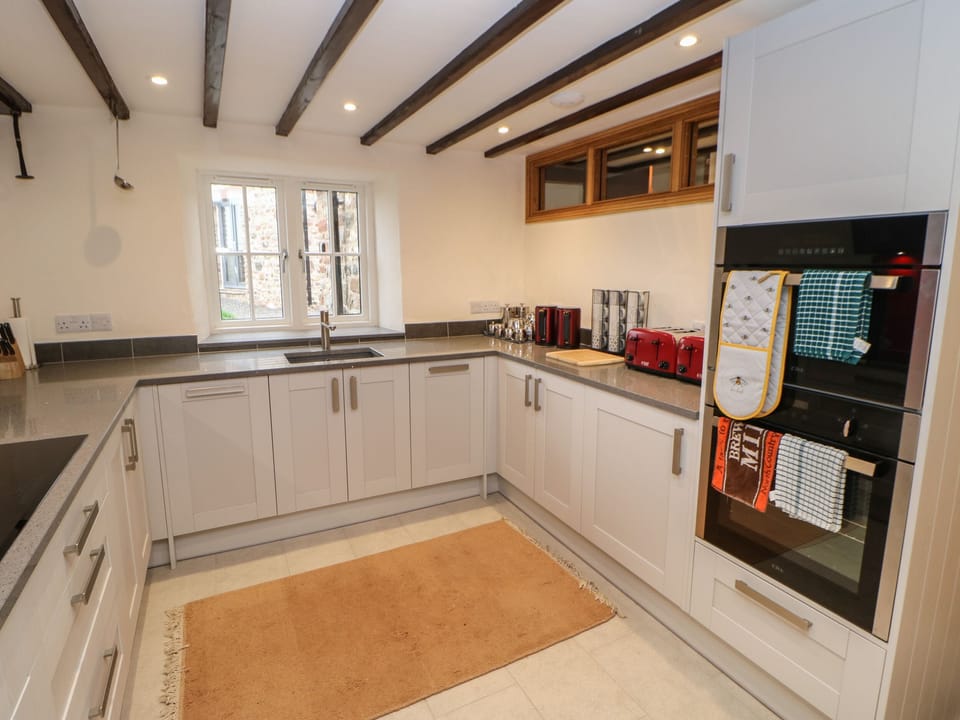 Cottage | Interior