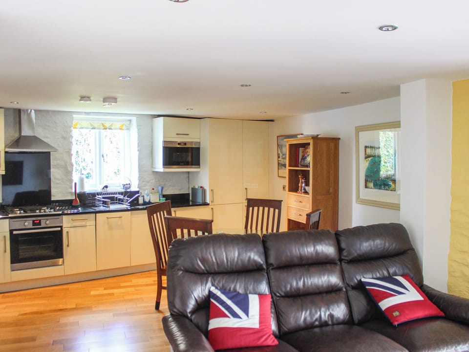 Cottage | Living area