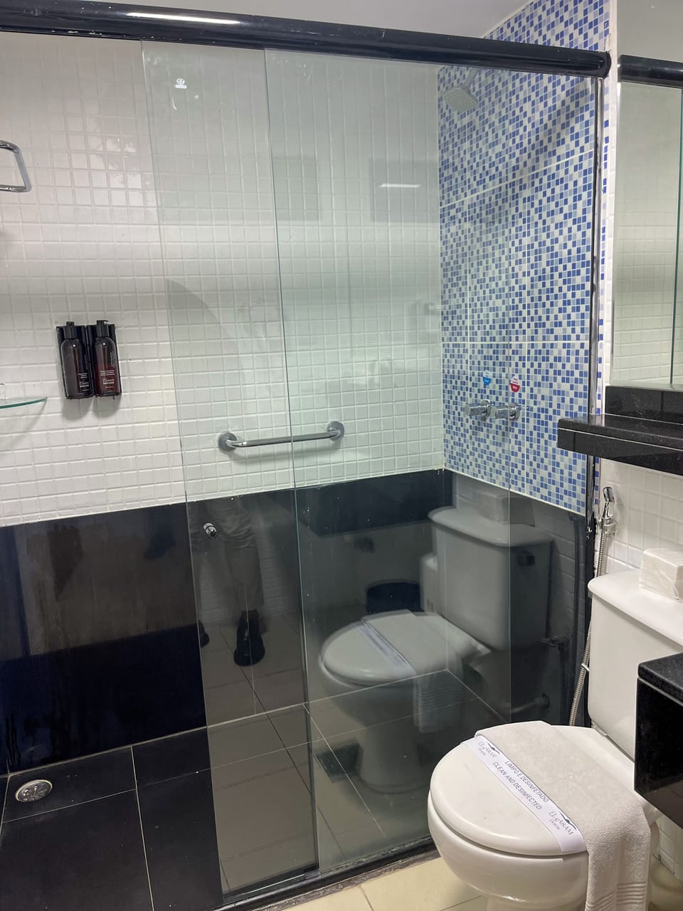 Standard Room, Garden View | Bathroom | Shower, free toiletries, hair dryer, towels