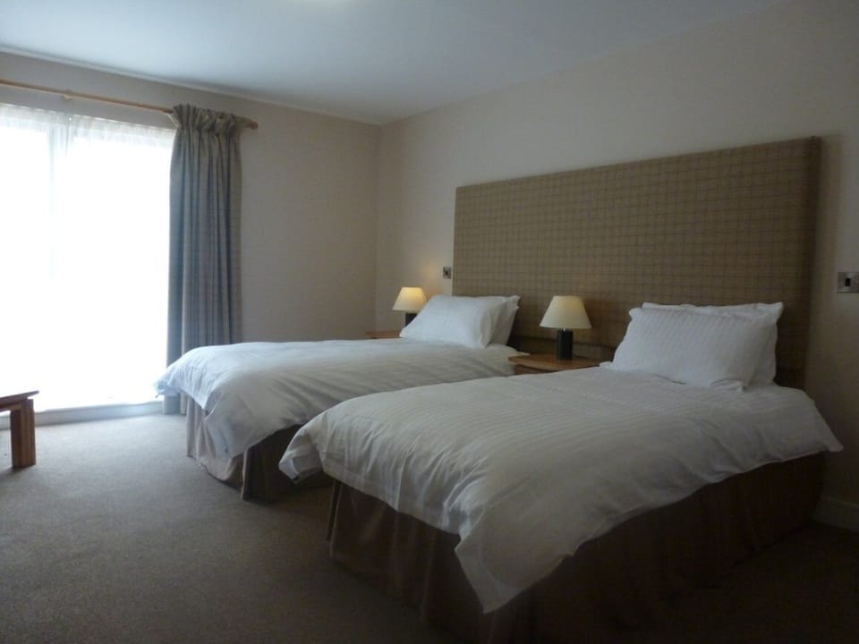 Egyptian cotton sheets, in-room safe, desk, iron/ironing board