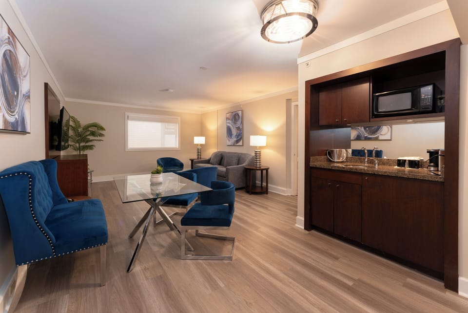 Signature Suite | Premium bedding, pillowtop beds, in-room safe, desk