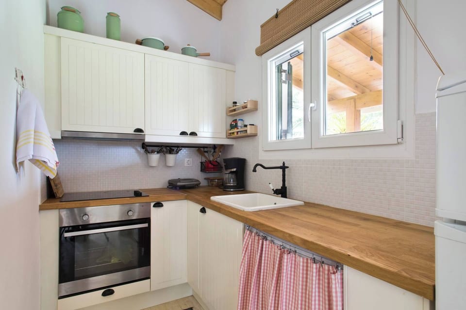 House, 2 Bedrooms, Smoking, Balcony | Interior