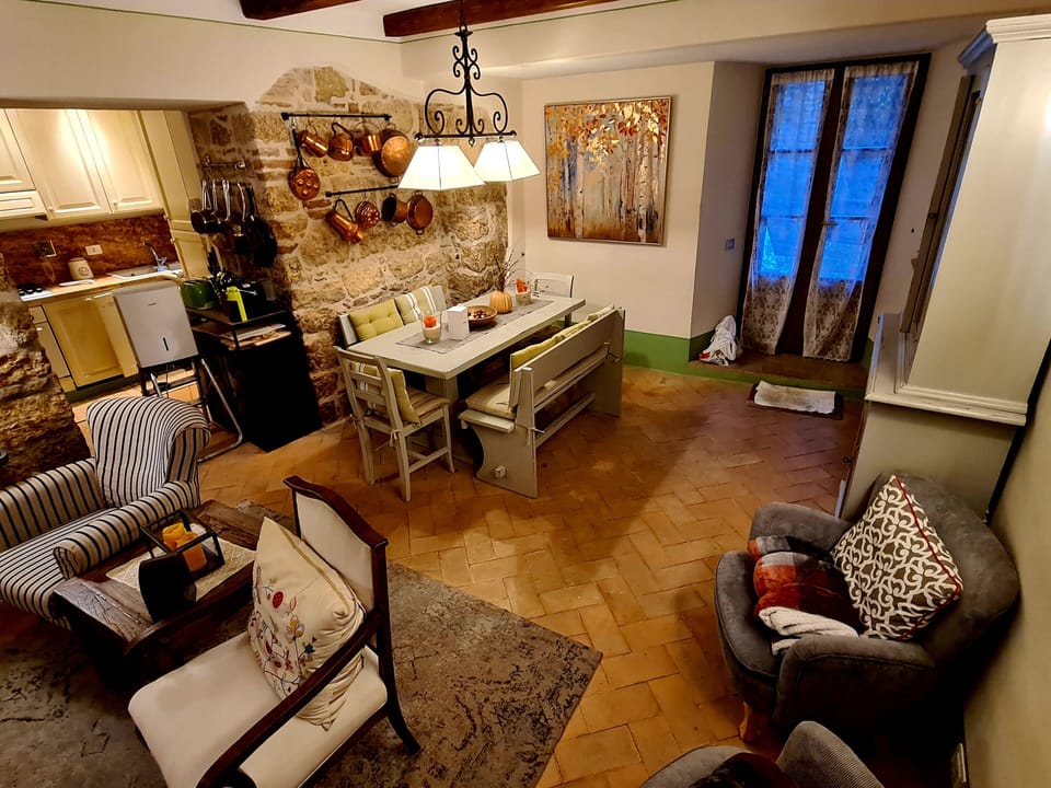 House, 3 Bedrooms, Balcony, Garden View | Dining