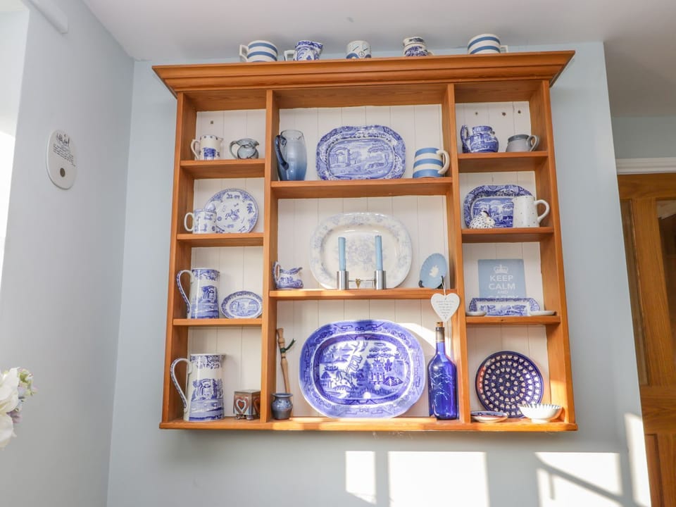 Cottage | Food and drink