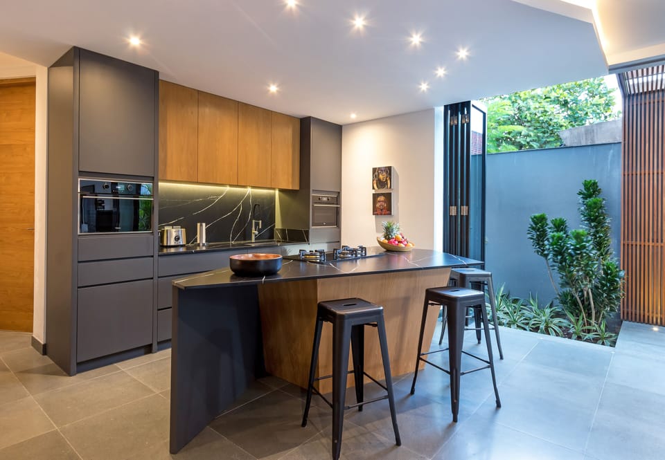 Exclusive Villa, 4 Bedrooms | Private kitchenette | Fridge, microwave, oven, stovetop