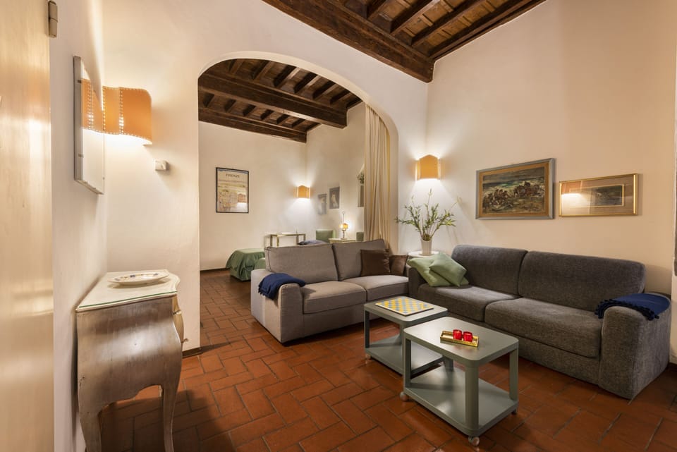 Comfort Studio | Living area | Flat-screen TV