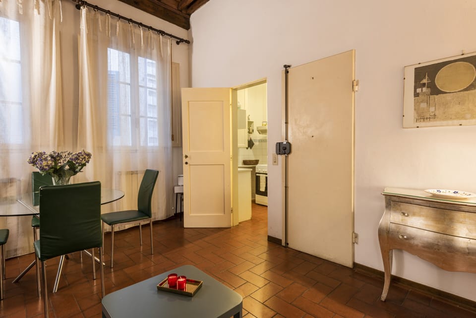 Comfort Studio | Living area | Flat-screen TV