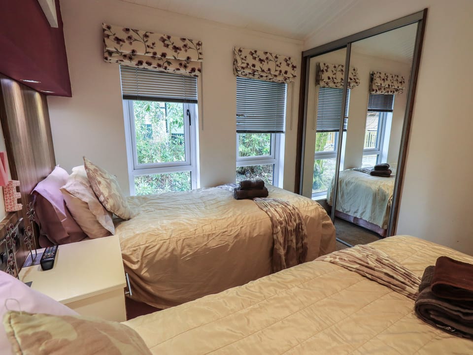 Cottage | 2 bedrooms, individually decorated, individually furnished, free WiFi