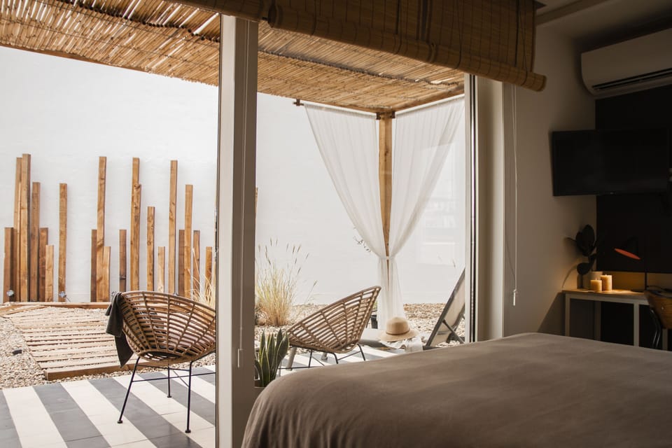 Superior Room, Terrace | Hypo-allergenic bedding, free WiFi, bed sheets