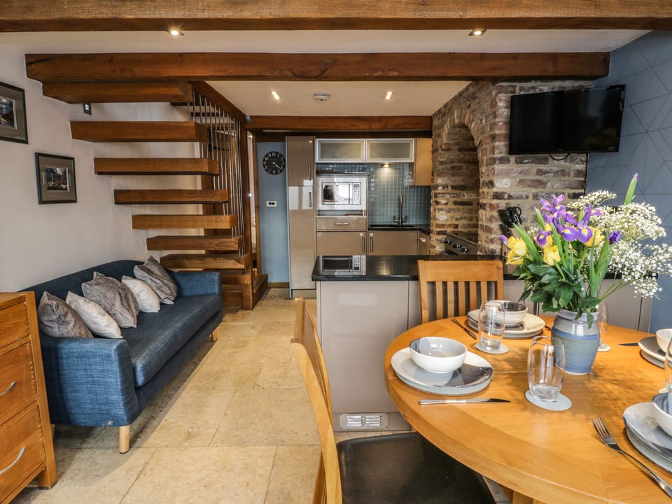 Cottage | Interior
