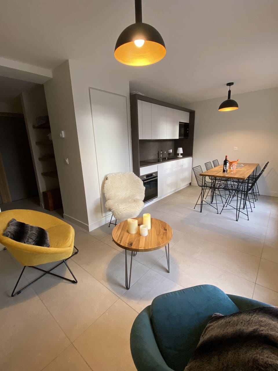 Appartement N2,3 chambres | Living area | Flat-screen TV