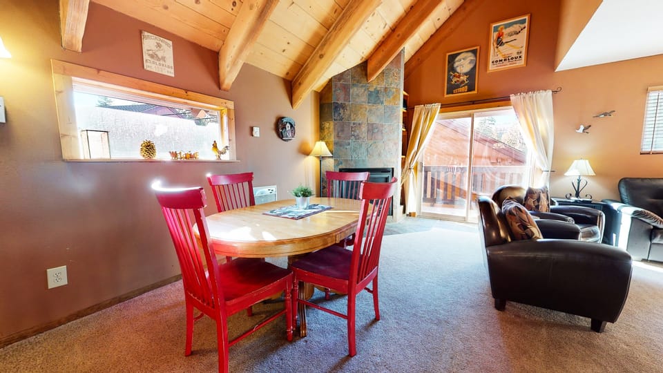 Studio | Living room | Smart TV, fireplace, DVD player