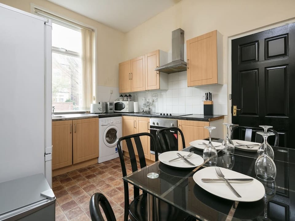 Family Room | Shared kitchen
