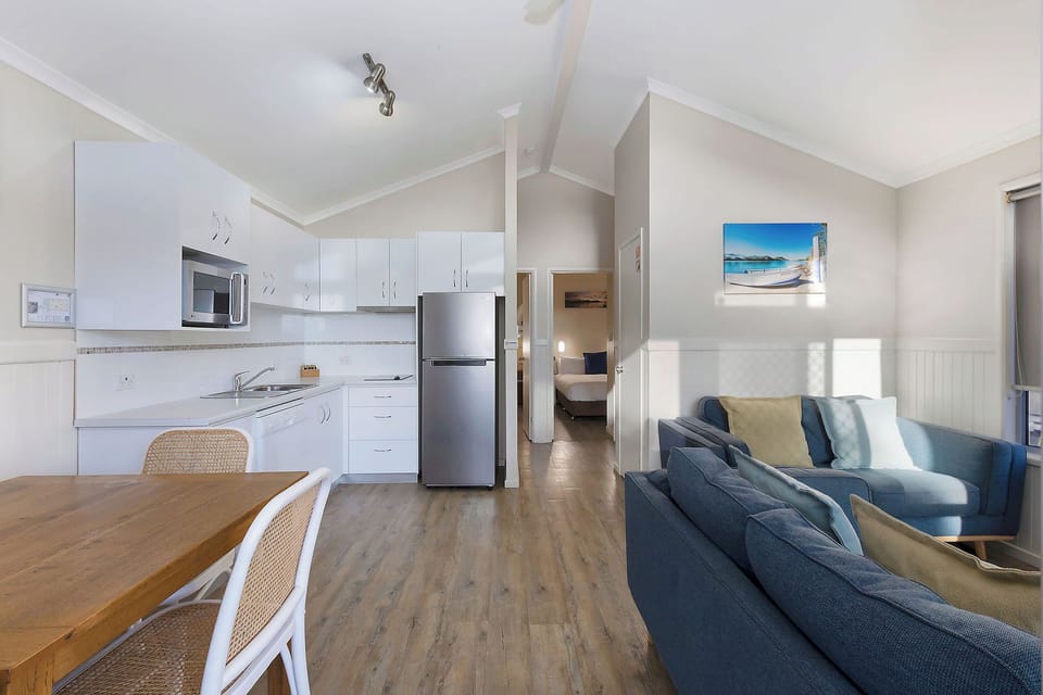 Deluxe Cabin - Sleeps 5 | Private kitchen | Coffee/tea maker, full-size fridge, microwave, stovetop