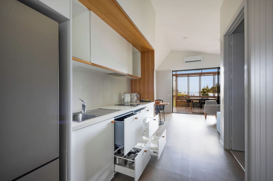 Premium Villa - Sleeps 4 - Accessible | Private kitchen | Fridge, microwave, toaster, cookware/dishes/utensils