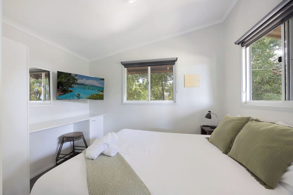 Standard Cabin - Sleeps 4 - Dog Friendly | 1 bedroom, blackout drapes, iron/ironing board, bed sheets